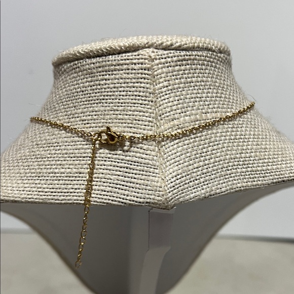 Gold Heart Pendant Necklace - Picture 3 of 3